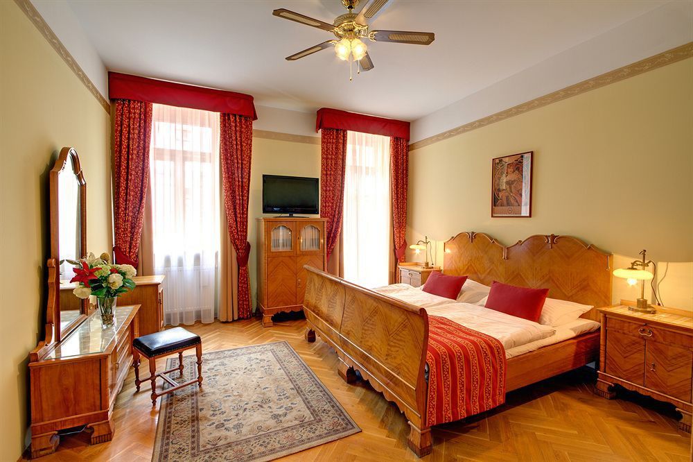 Hotel Mucha Prague Extérieur photo